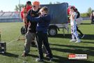 Schüler beim Bogenschießen