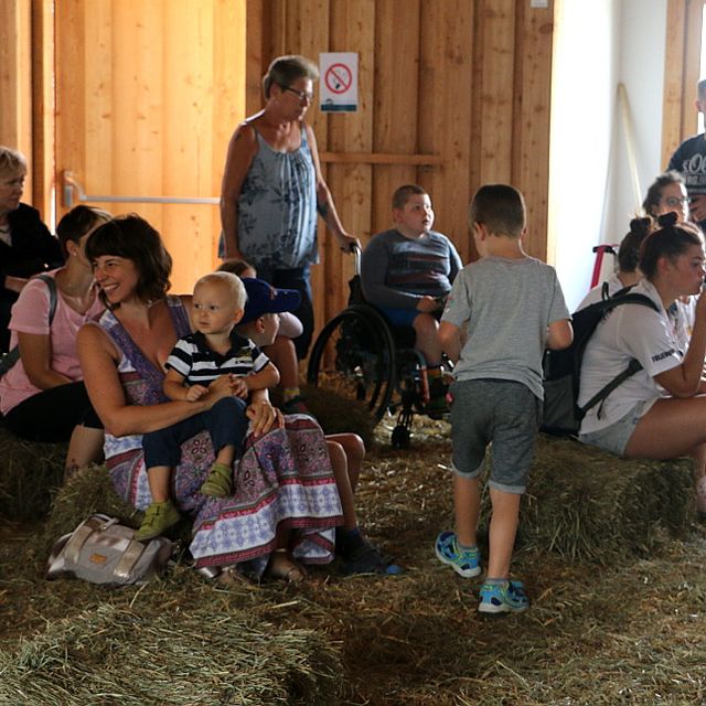 Gruppe bei der Filmvorführung