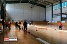 Die Halle mit Rollstuhlparcour und E-Rolli-Fußball