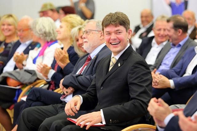 lachender Hans-Jürgen Groß