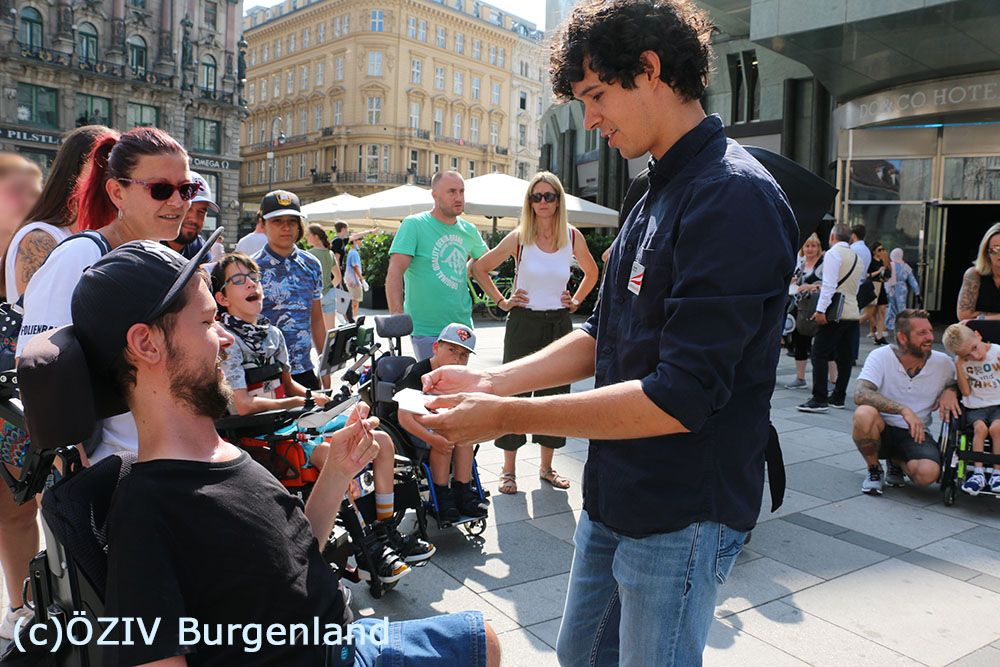 063 - auch die Erwachsenen bekommen ein Bild
