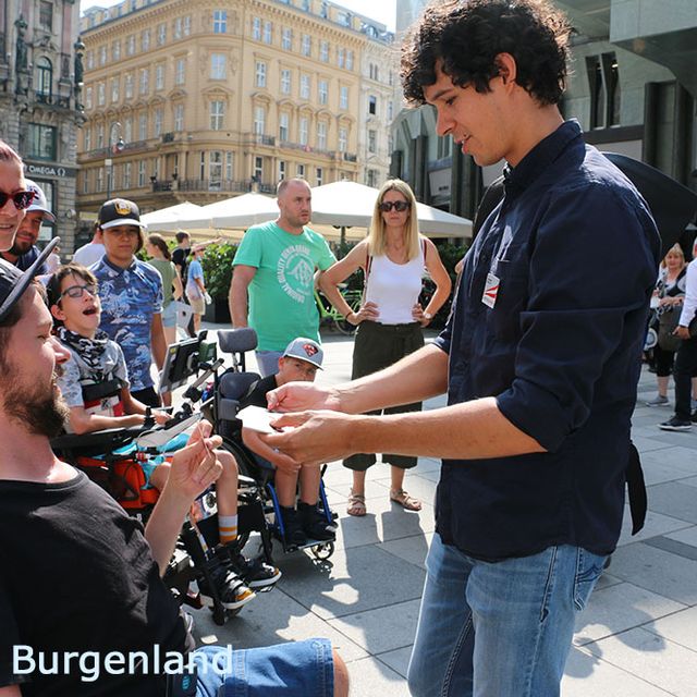 063 - auch die Erwachsenen bekommen ein Bild