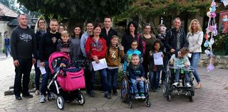 Gruppenbild vor dem Eingang