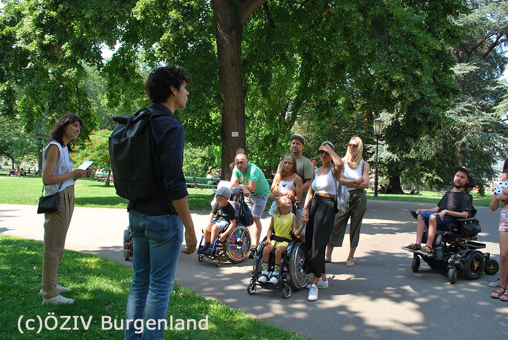 023 - im schattigen Burggarten