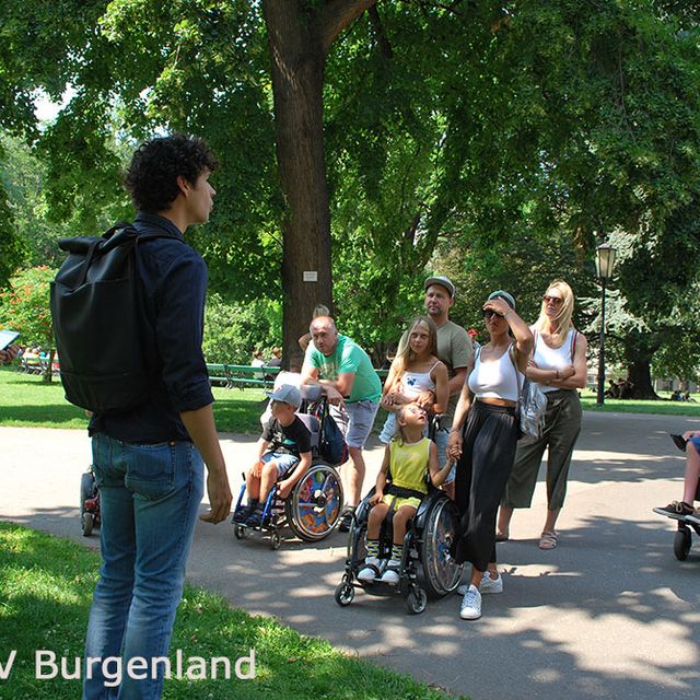 023 - im schattigen Burggarten