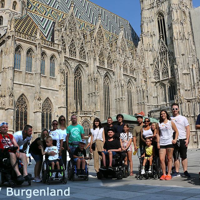 069 - Die ganze Gruppe vor dem Stephansdom