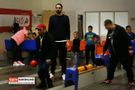 Menschen beim Kegeln