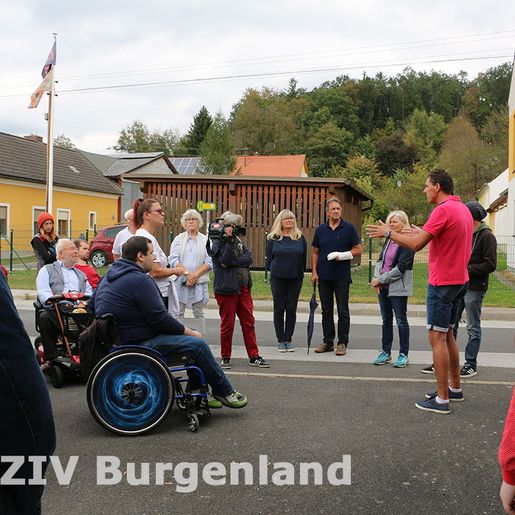 so21_002_ Treffen vor der Kräuterhütte