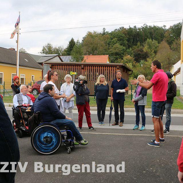 so21_002_ Treffen vor der Kräuterhütte
