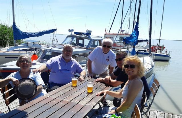 Mitglieder am See