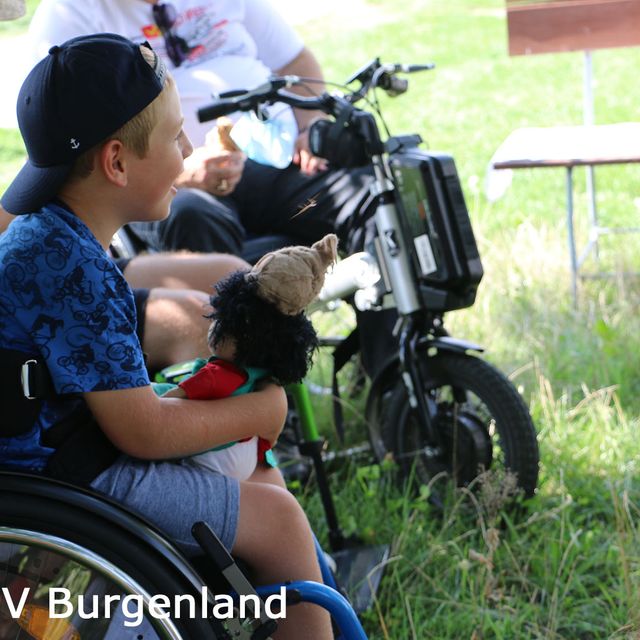 026-Lukas mit Winnie Wurzel